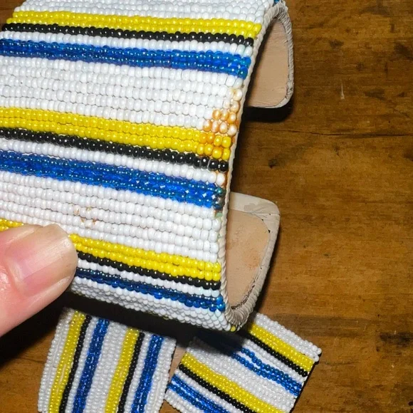 Hand Beaded Vintage Bracelet with Matching Earrings - Picture 3 of 3